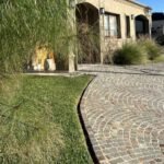 Diseño paisajístico que genera intimidad visual en Casa La Toscana, proyecto en Zona Norte.